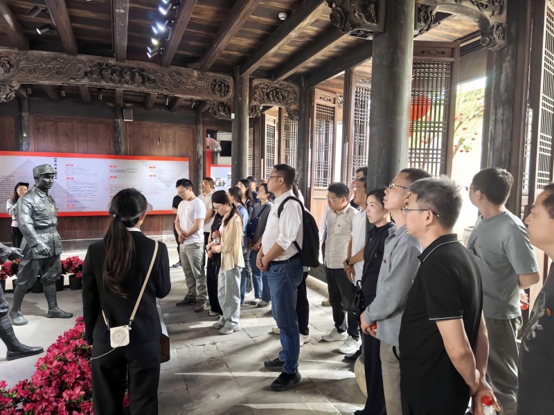 循迹悟思想 发扬铁作风 凝心促践行  亚通新材党总支开展主题党日活动2.jpg