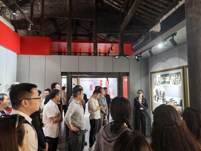 循迹悟思想 发扬铁作风 凝心促践行  亚通新材党总支开展主题党日活动3.jpg