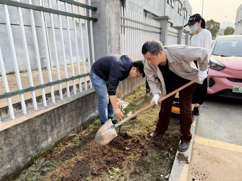 4-2微通催化党支部开展植此青绿 不负春光主题党日活动2.jpg